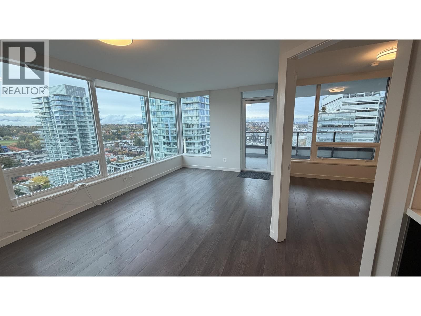 1905 8189 CAMBIE STREET — photo 5