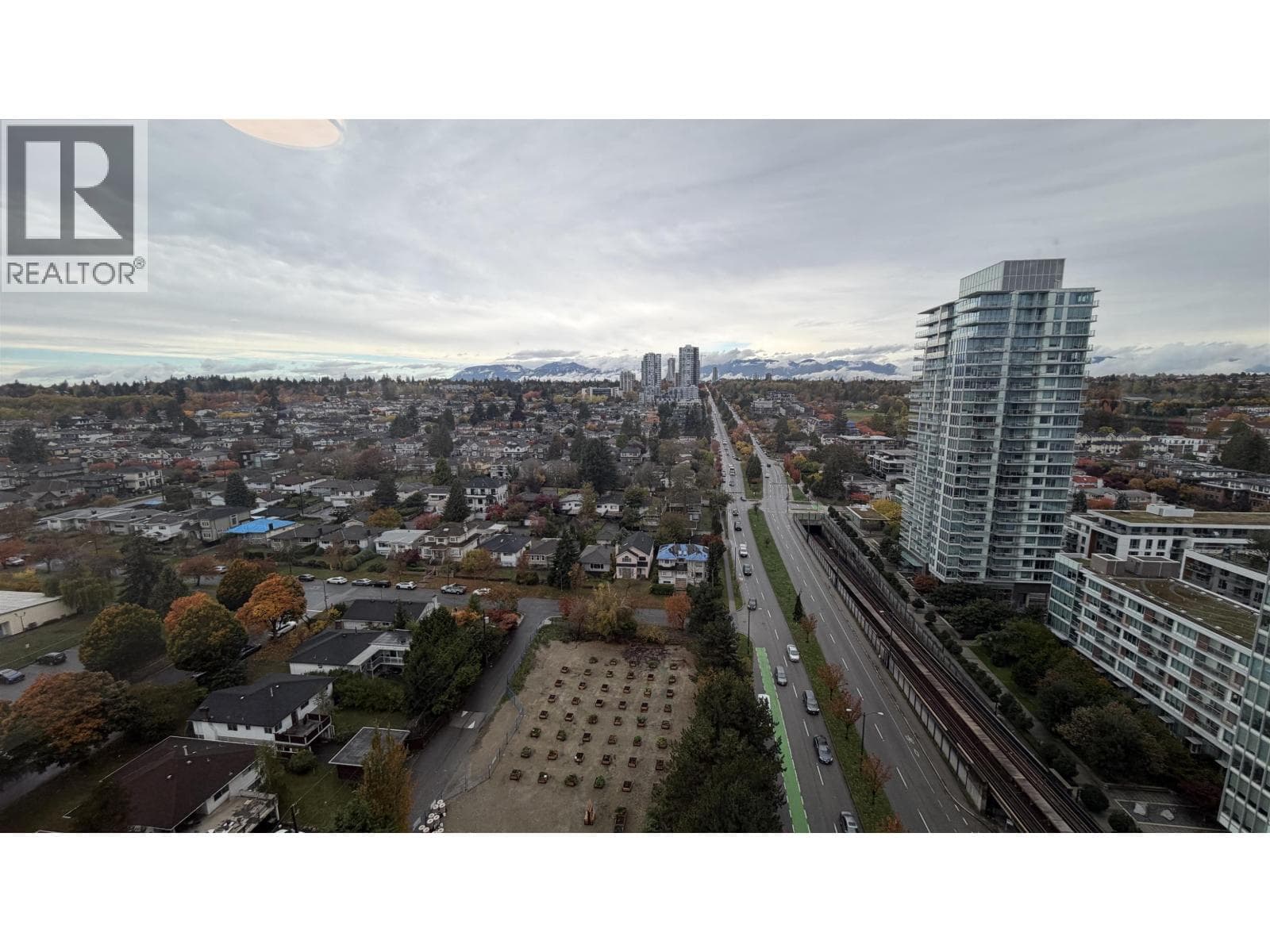 1905 8189 CAMBIE STREET — photo 2