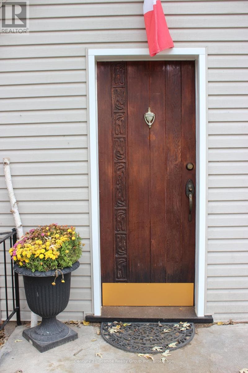 4 DICKSON STREET — photo 4