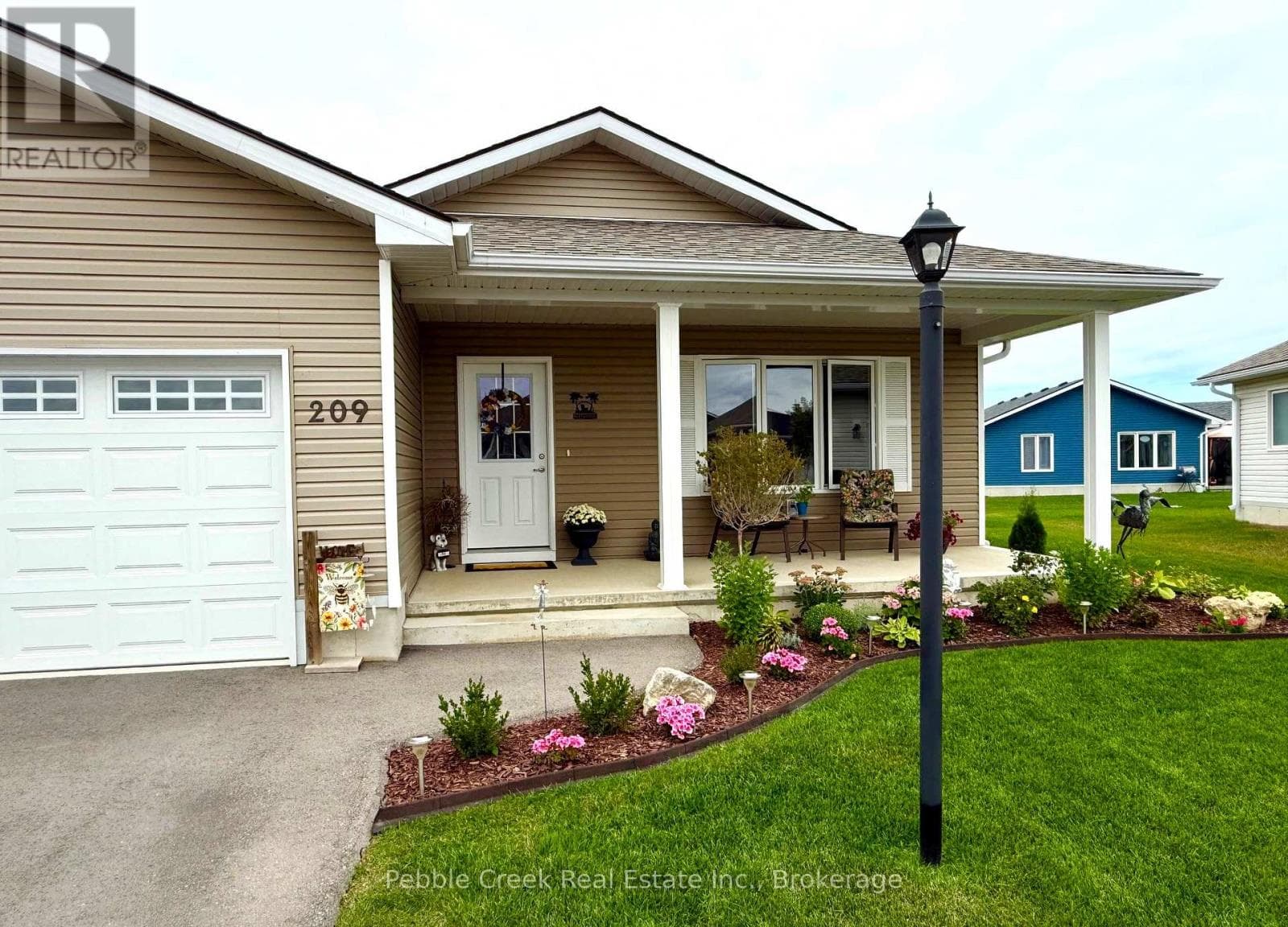 209 LAKE BREEZE DRIVE, OnePoint — photo 2