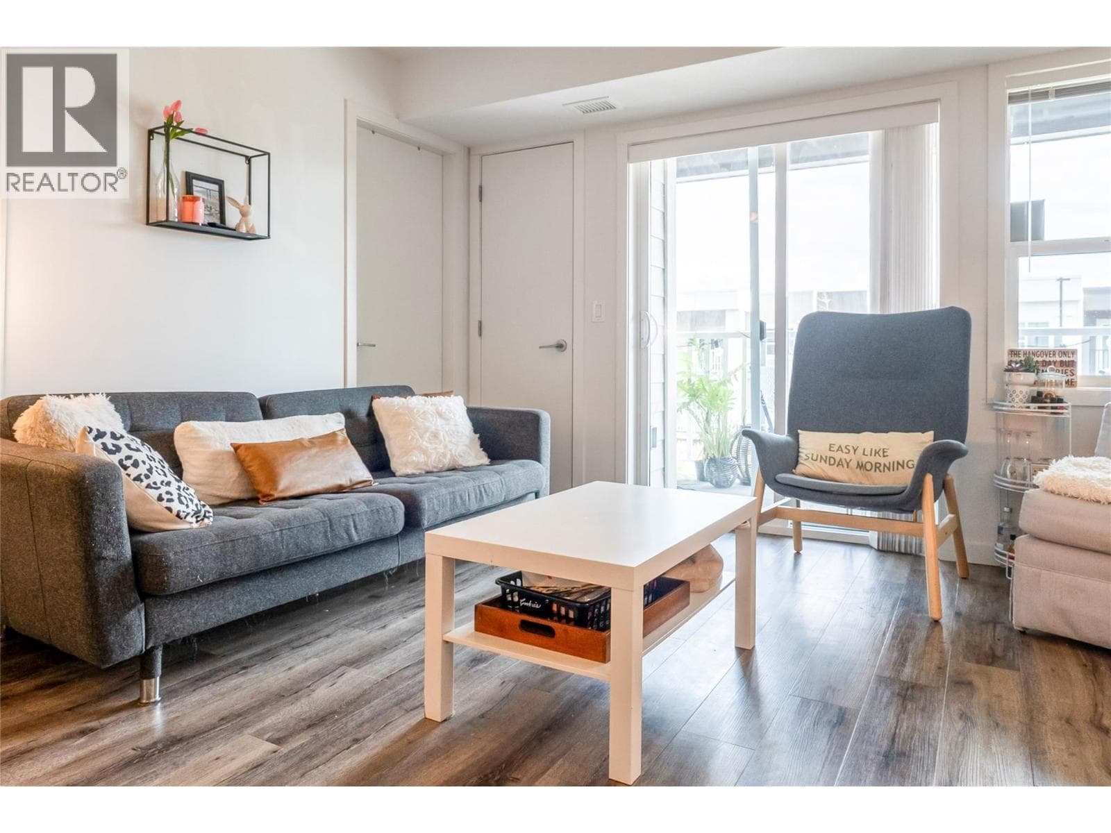 655 ACADEMY WAY UNIT 121, Interior REALTORS® — photo 4