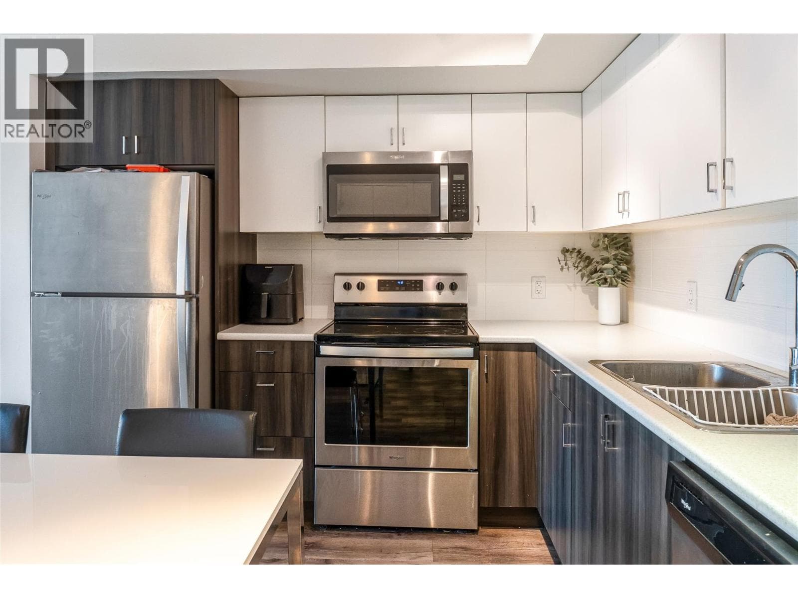 655 ACADEMY WAY UNIT 121 in Highway 97