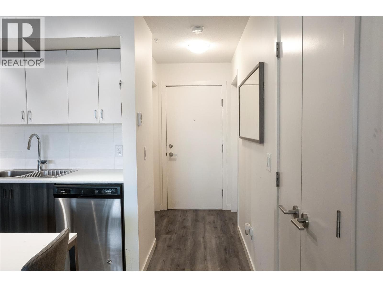 655 ACADEMY WAY UNIT 121, Interior REALTORS® — photo 3