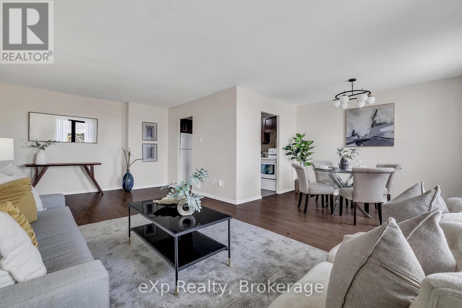 605 - 1100 COURTLAND AVENUE E, OnePoint — photo 4