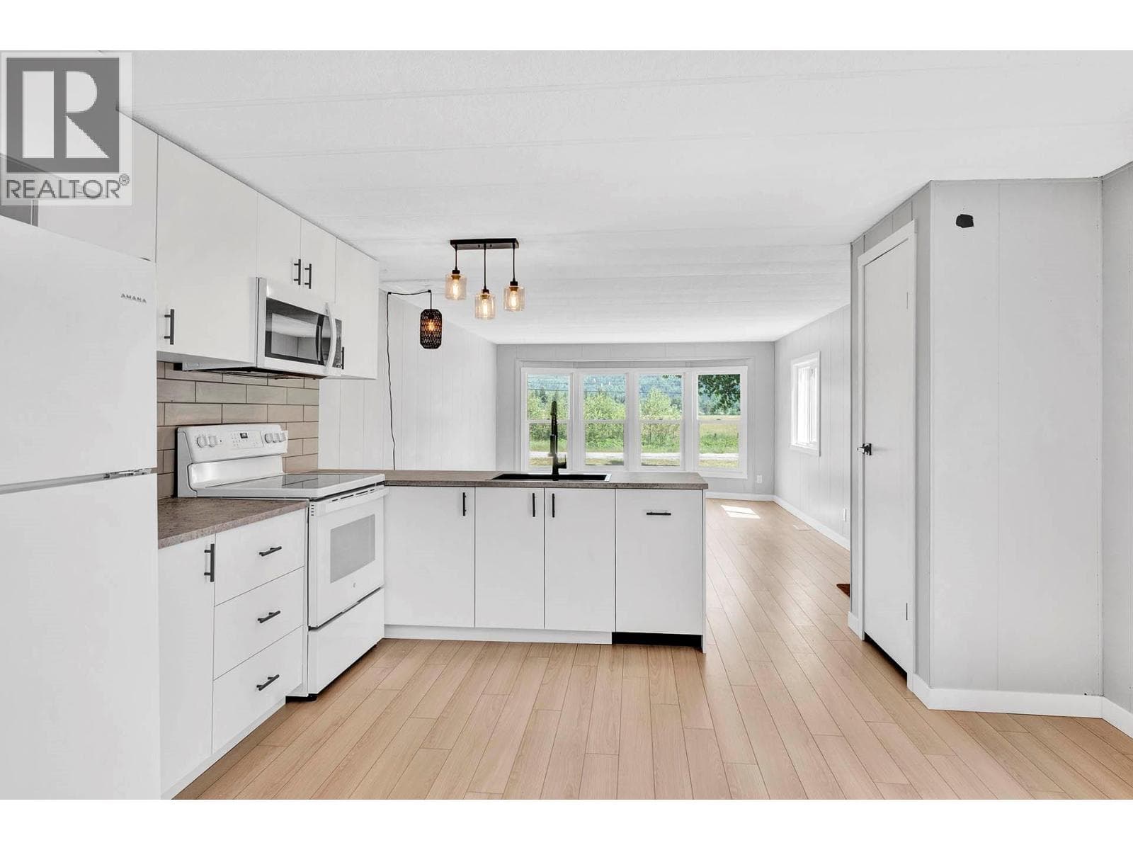 851 OLD NORTH THOMPSON HIGHWAY UNIT 14 — photo 5