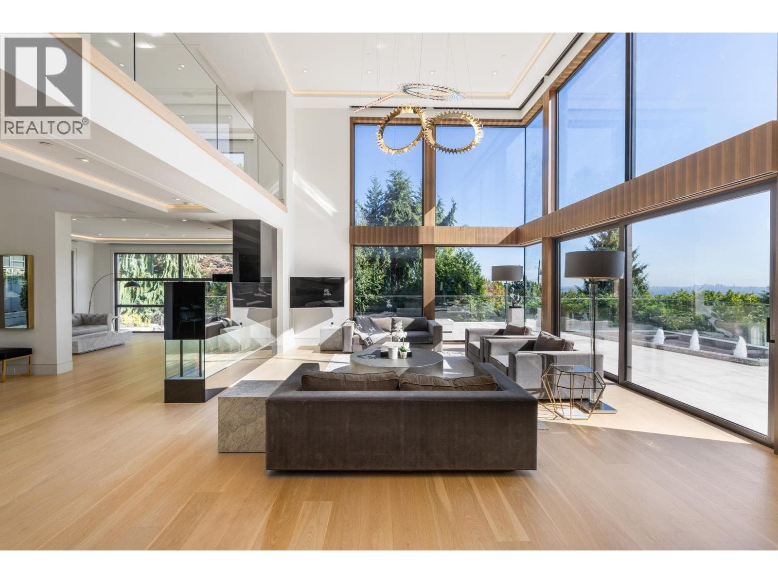 1050 KING GEORGES WAY, Greater Vancouver — photo 4