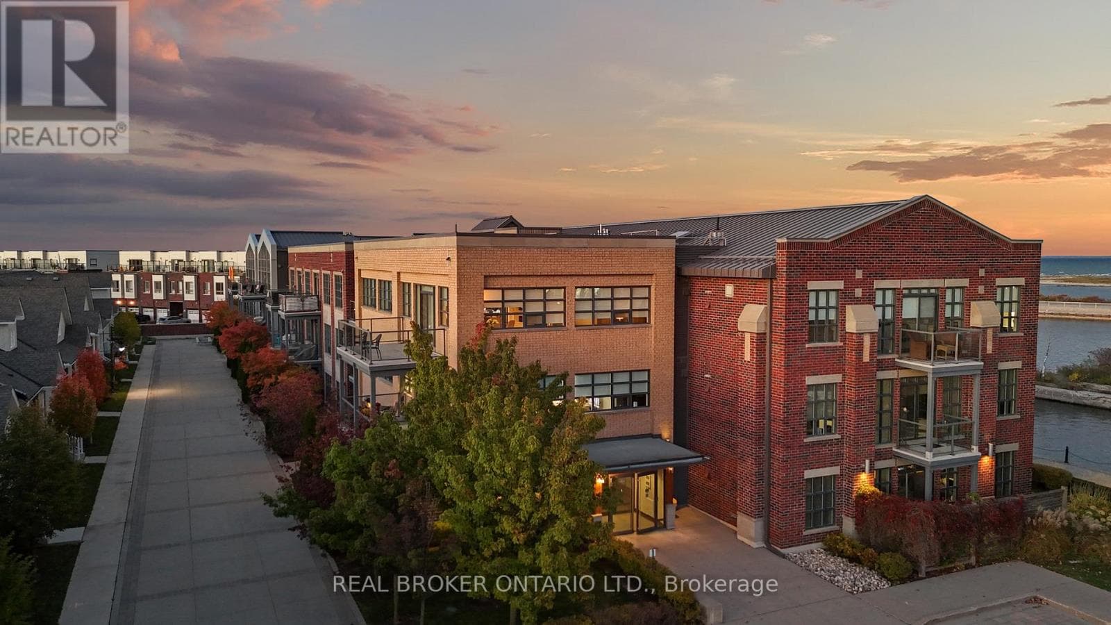 302 - 1 SHIPYARD LANE, Toronto — photo 2