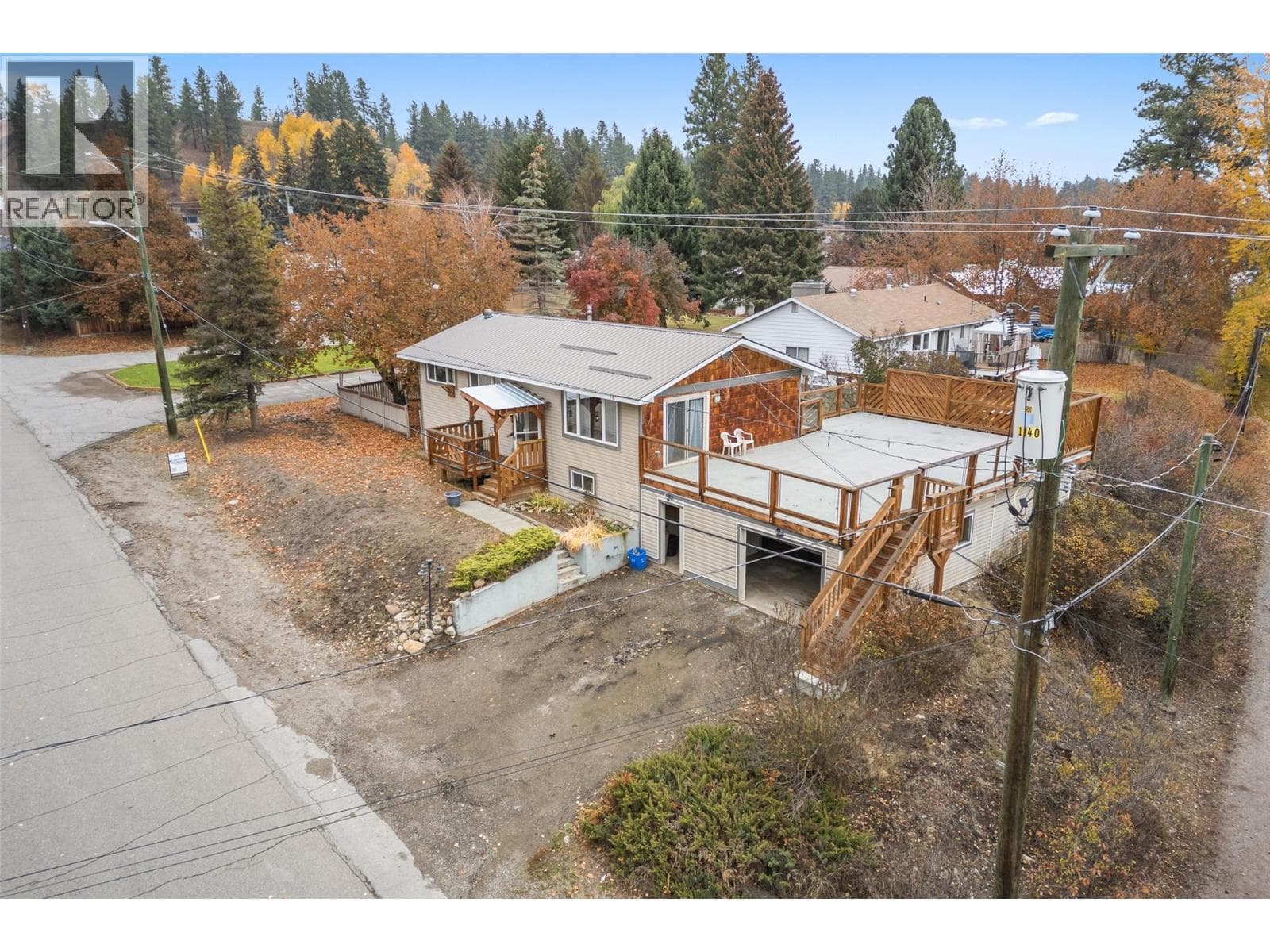 335 Nechiefman Street, Interior REALTORS® — photo 3