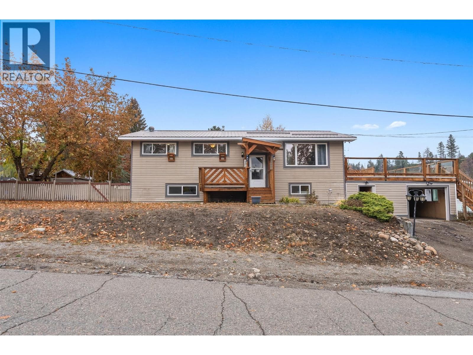 335 Nechiefman Street, Interior REALTORS® — photo 5