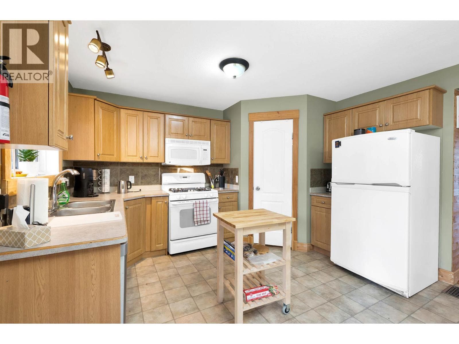 5873 LAKE LE JEUNE ROAD, Interior REALTORS® — photo 4