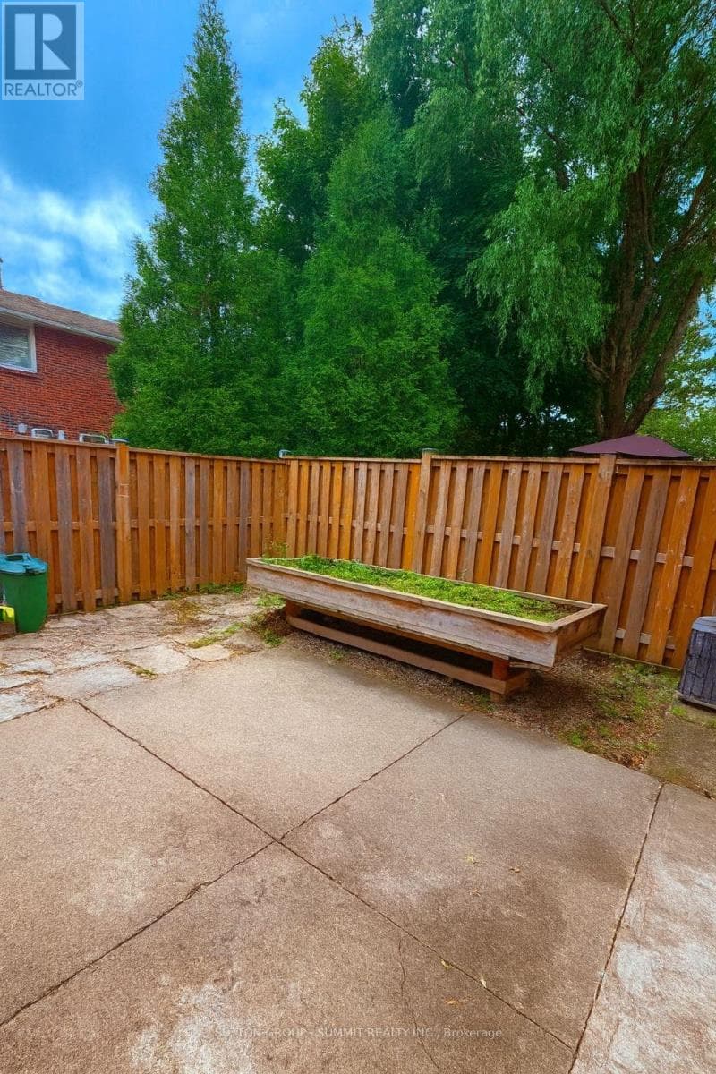 36 - 1060 SOUTHDALE ROAD E — photo 2