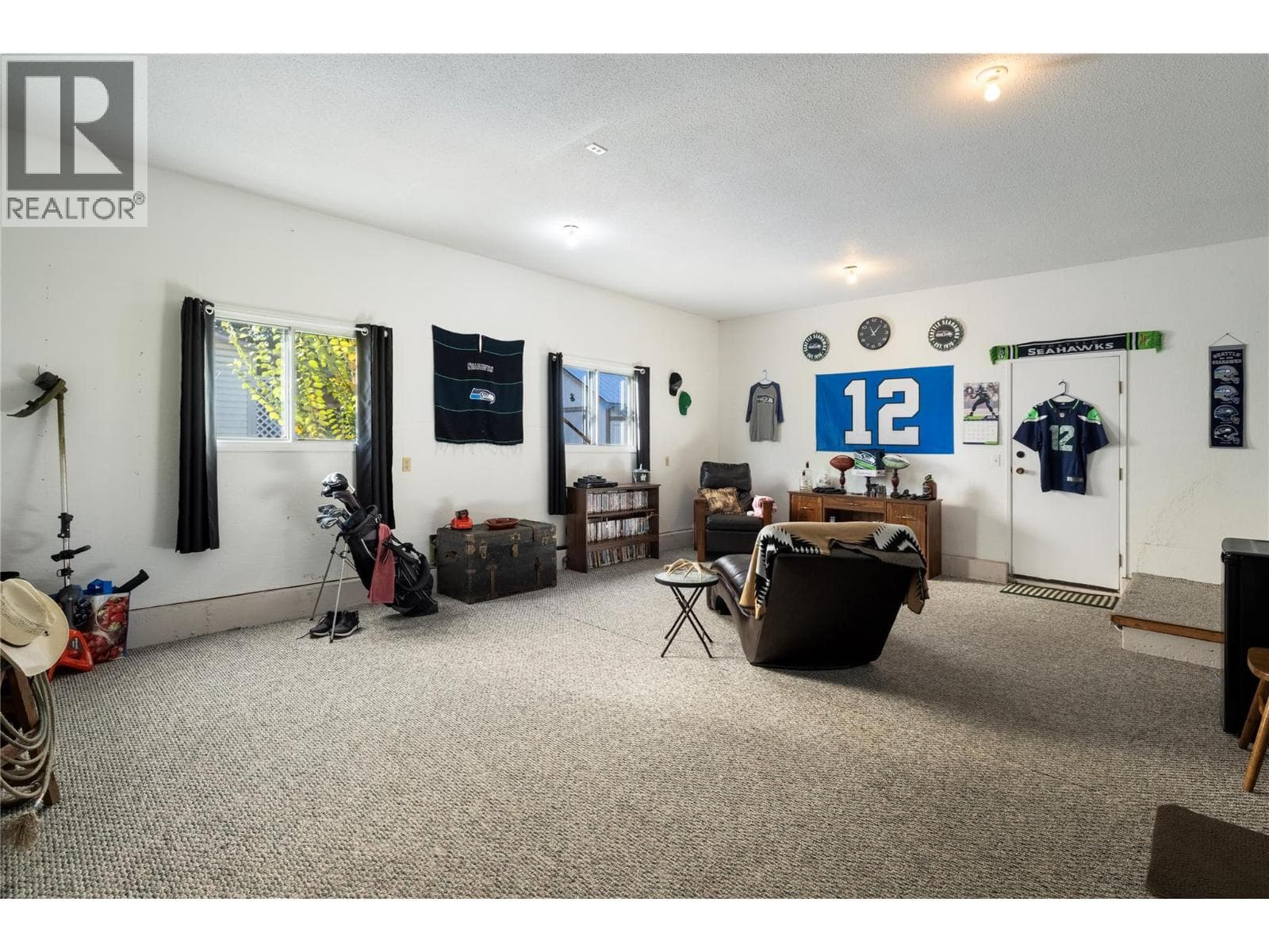3035 HAYDEN Drive — photo 2