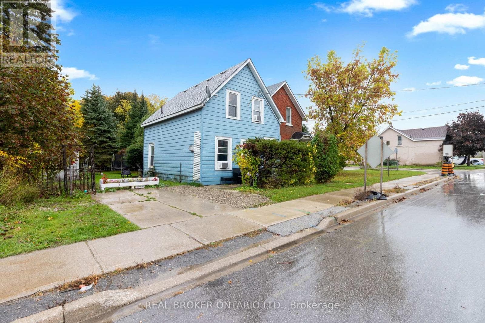 1323 2ND AVENUE W in 