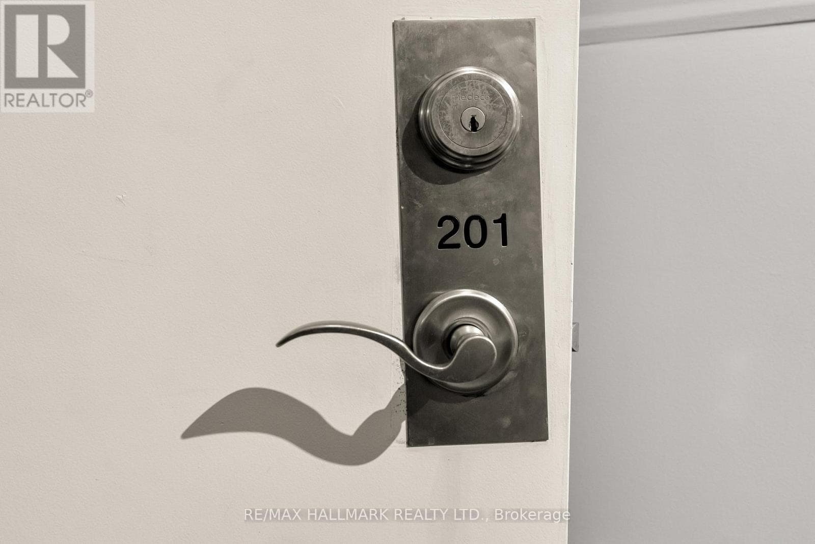2151 DANFORTH AVENUE, Toronto — photo 4