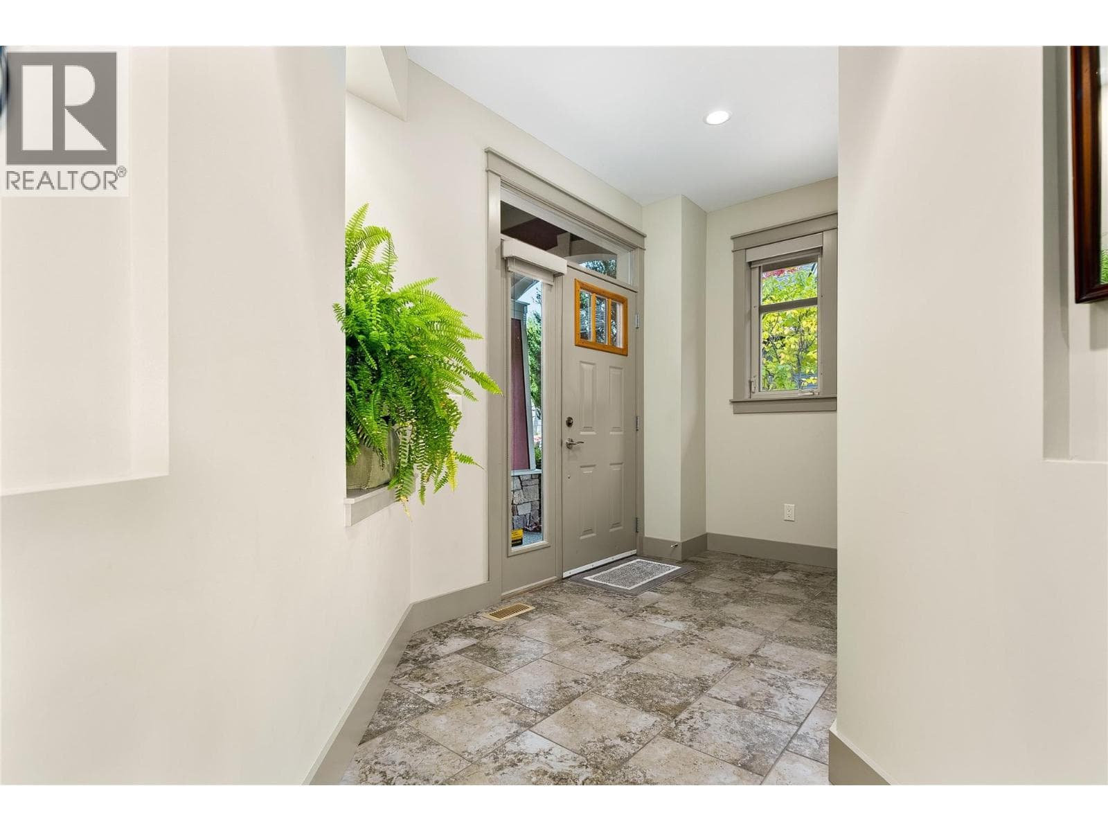 203 LONGSPOON DRIVE, Interior REALTORS® — photo 5