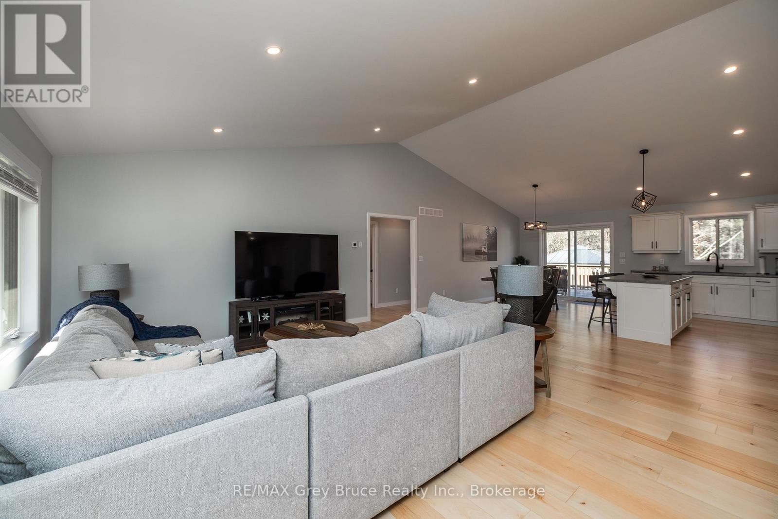 611 SIXTH STREET NORTH — photo 5