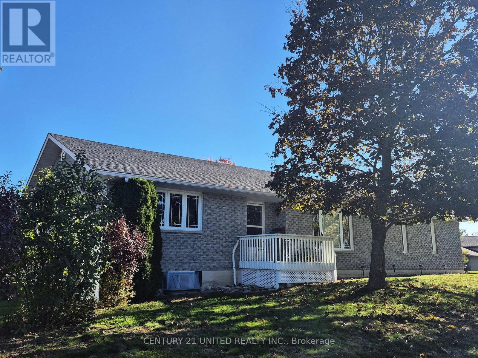 39 CEDARTREE LANE in Harvey