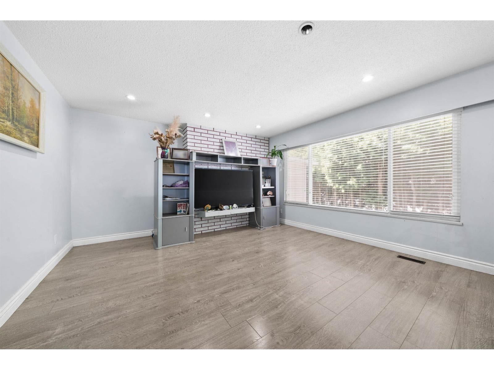 13687 112 AVENUE, Fraser Valley — photo 2