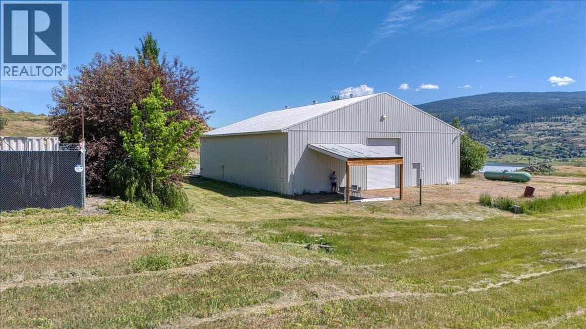 6924 / 6926 Old Kamloops Road in