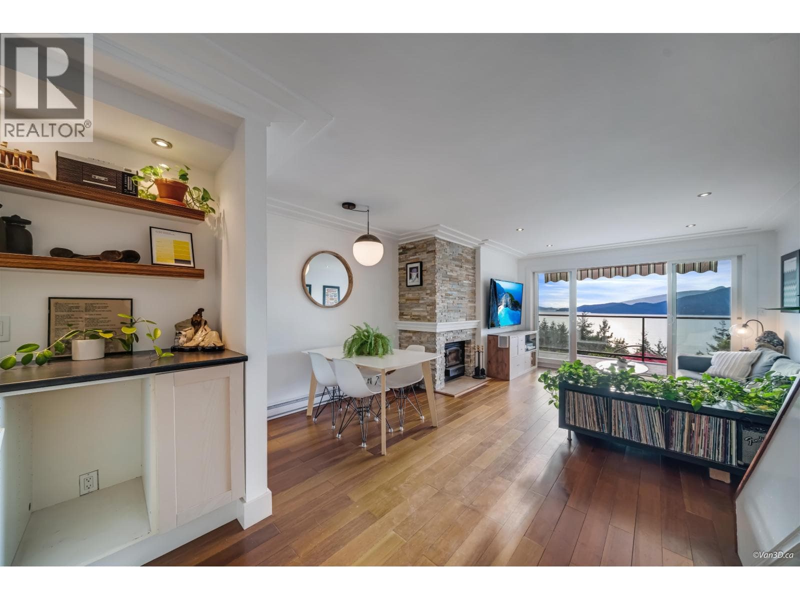 430 CROSSCREEK ROAD, Greater Vancouver — photo 4