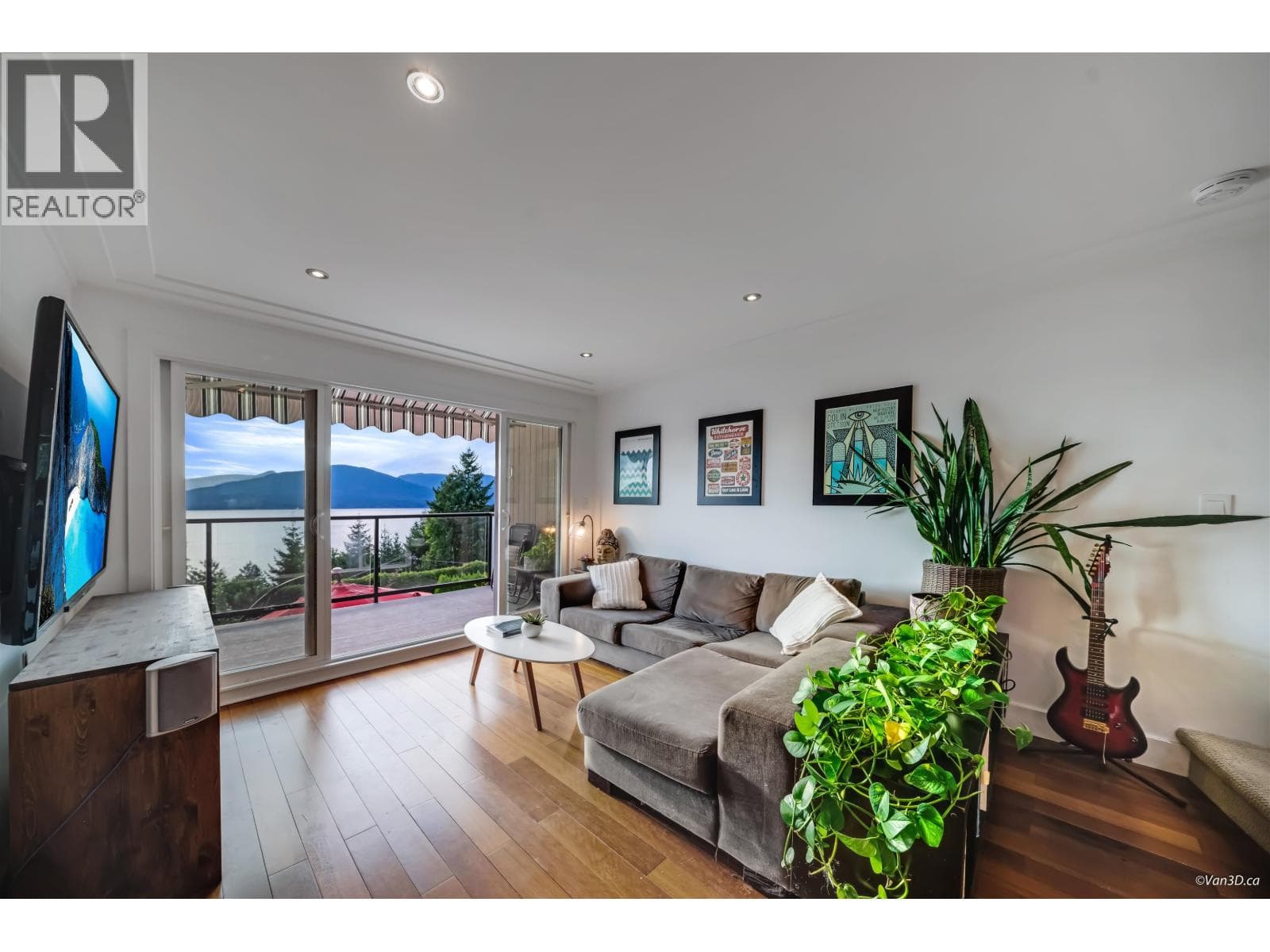 430 CROSSCREEK ROAD, Greater Vancouver — photo 2