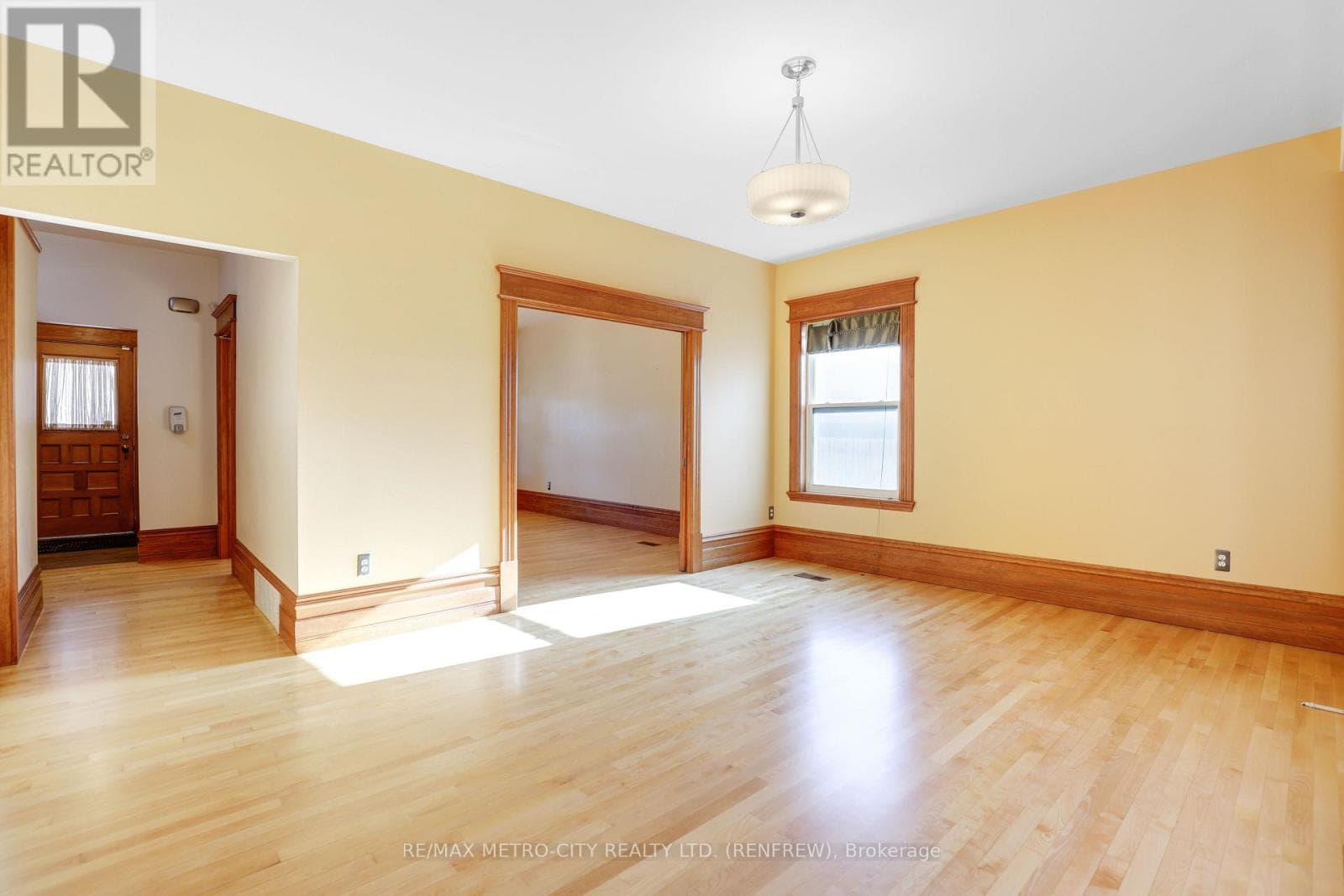94 ARGYLE STREET N, Renfrew County — photo 3