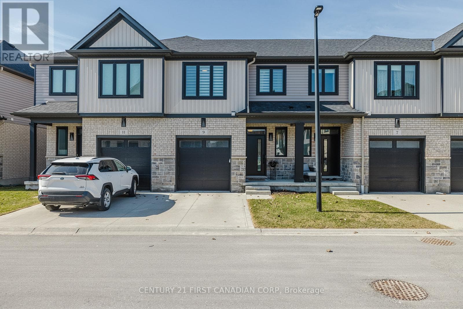 9 - 601 LIONS PARK DRIVE, London and St. Thomas — photo 2