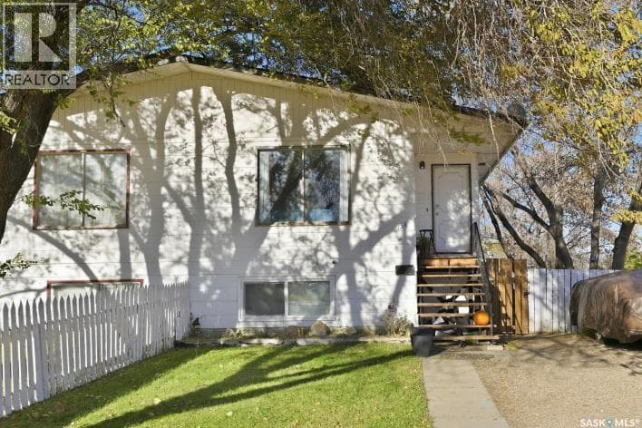 138-140 Clancy DRIVE in Fairhaven