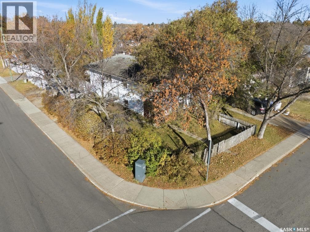 138-140 Clancy DRIVE, Saskatchewan — photo 3
