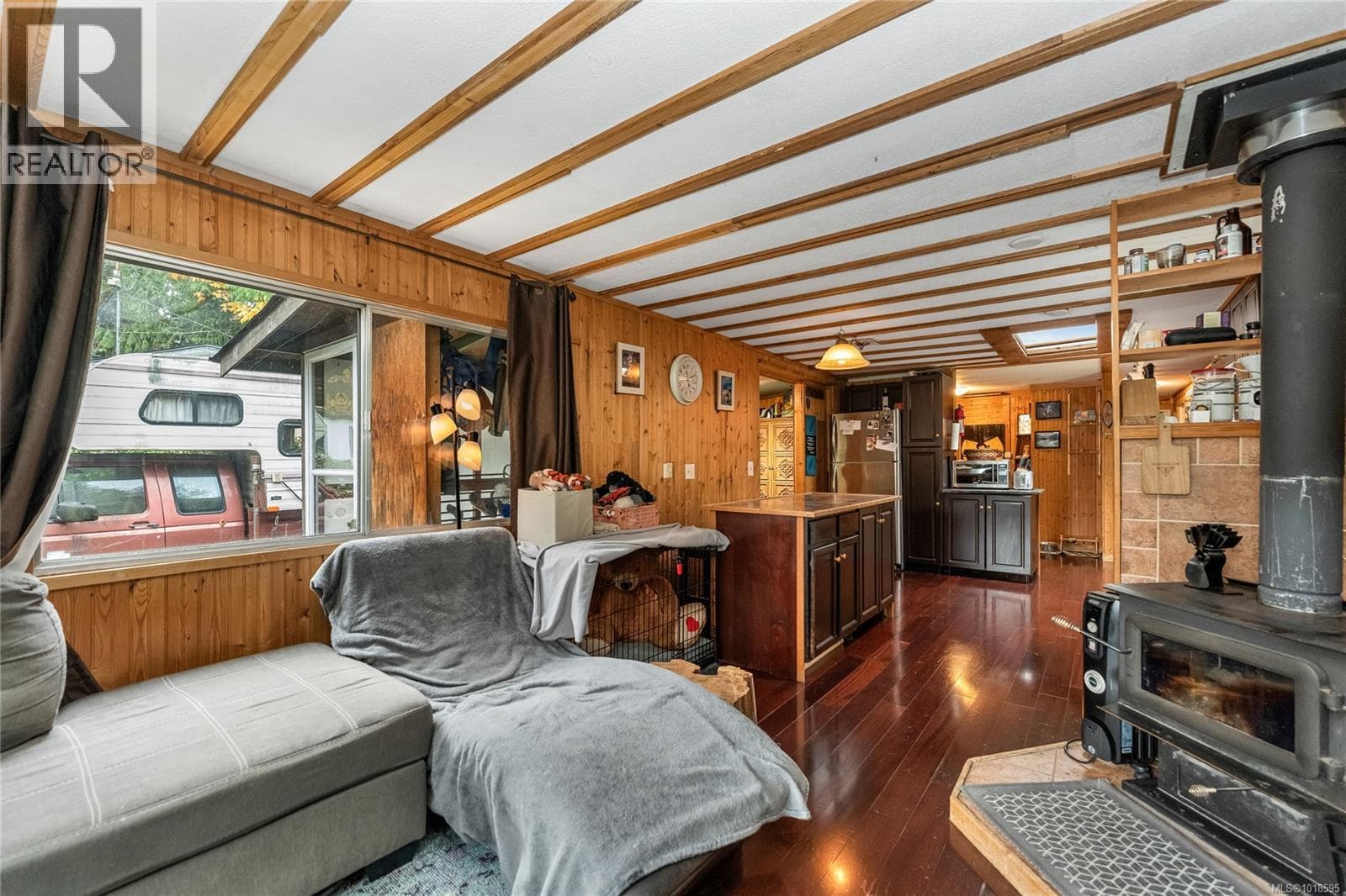 1 2670 Sooke River Rd, Victoria — photo 4