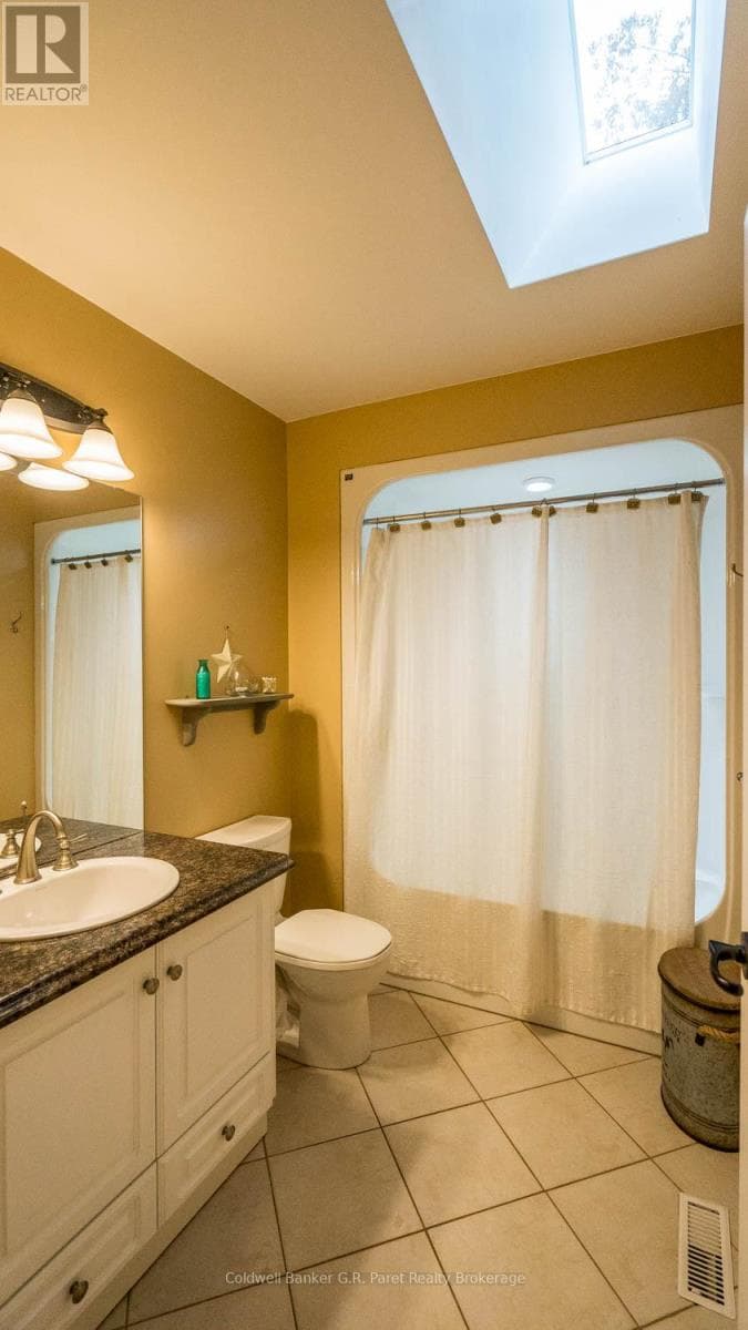 9862 LAKESHORE ROAD in