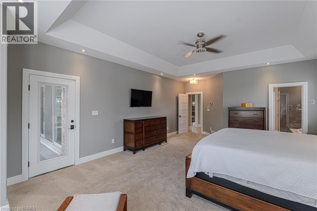 29 WALLACE COURT, Brantford — photo 5