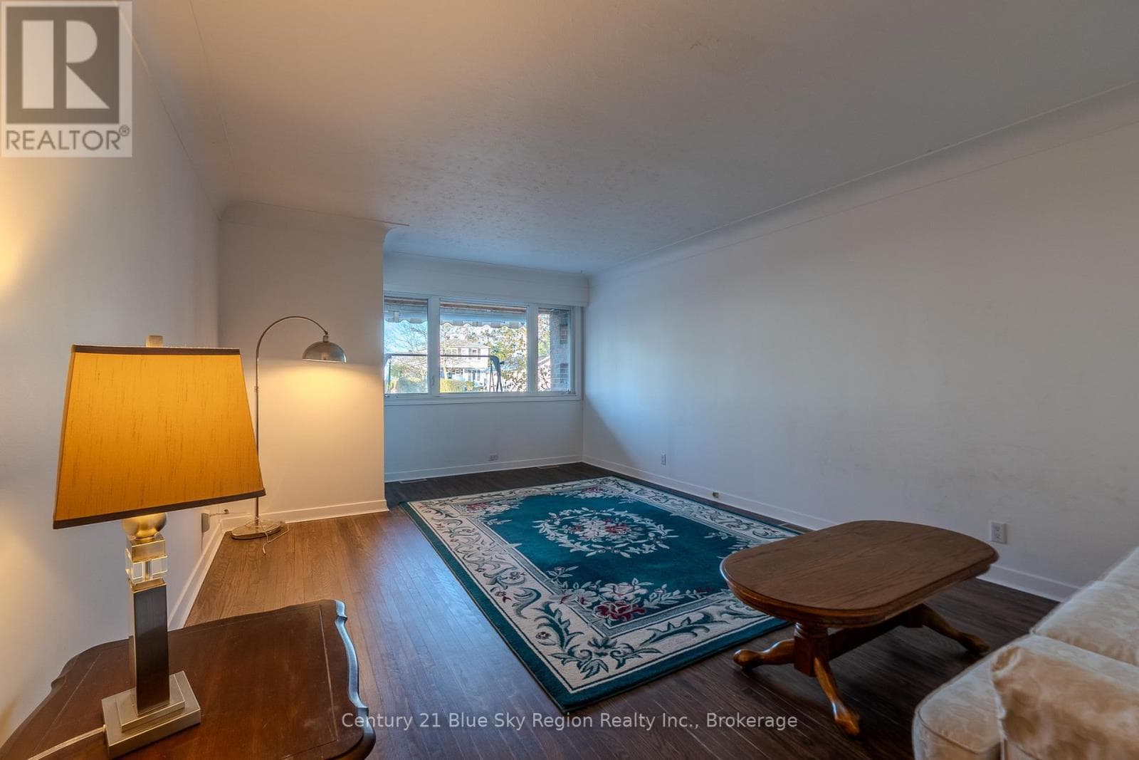 994 PREMIER ROAD, North Bay — photo 2
