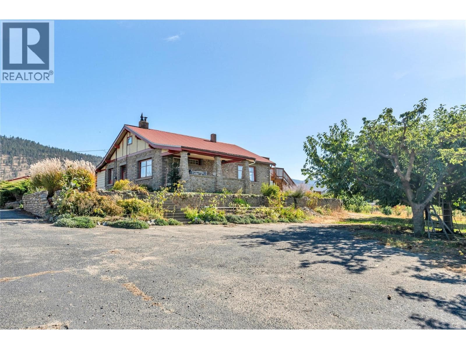 235 MIDDLE BENCH ROAD NORTH, Interior REALTORS® — photo 3
