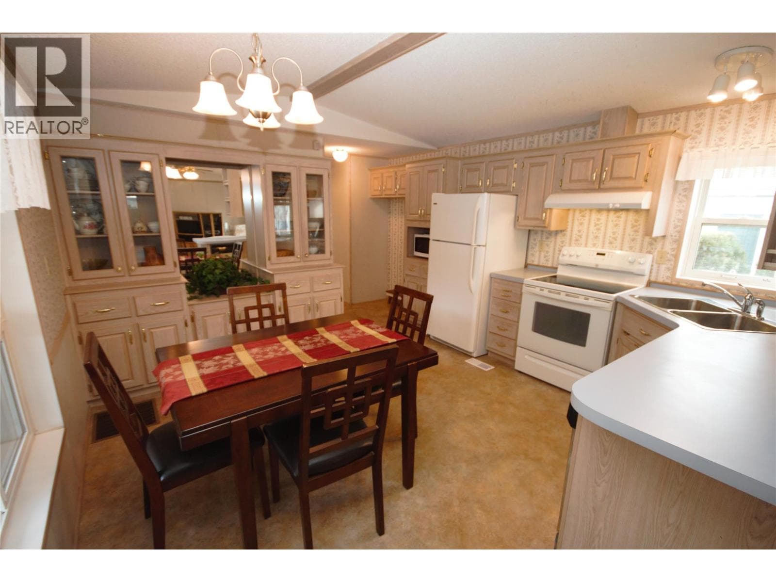 8598 Hwy 97 Unit# 33, Interior REALTORS® — photo 4