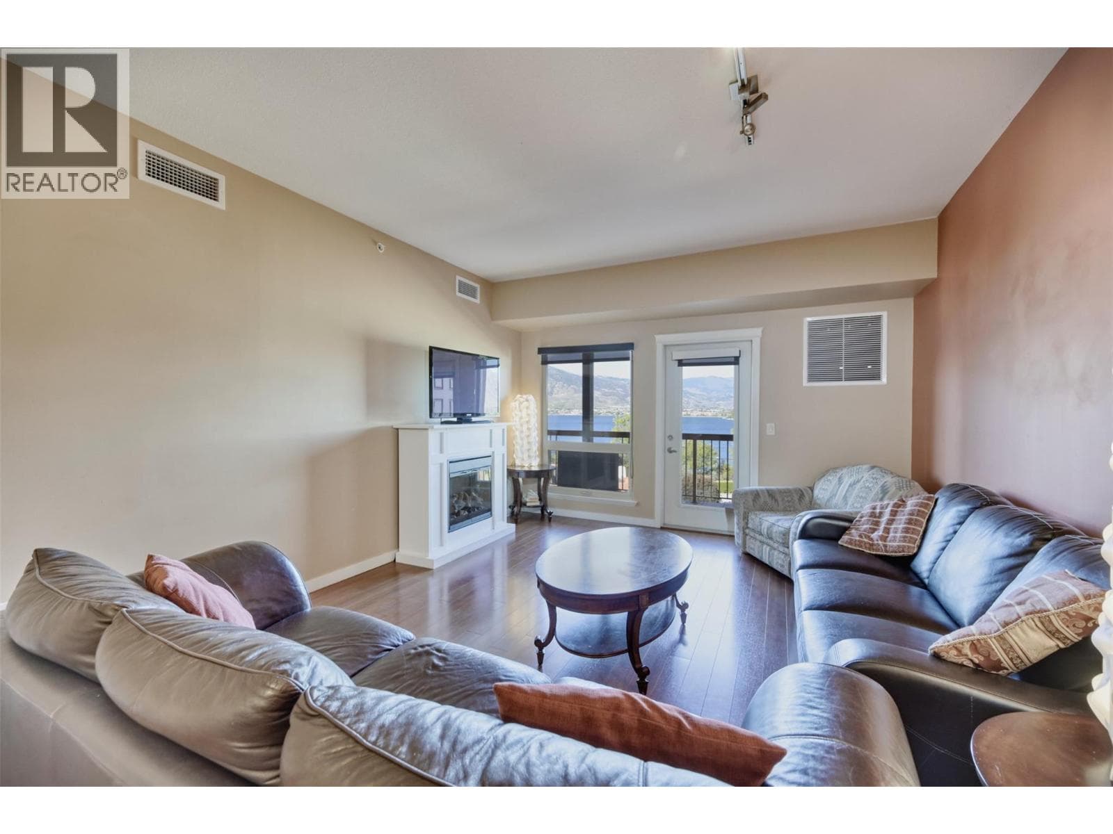 4300 44TH Avenue Unit# 307, Interior REALTORS® — photo 5