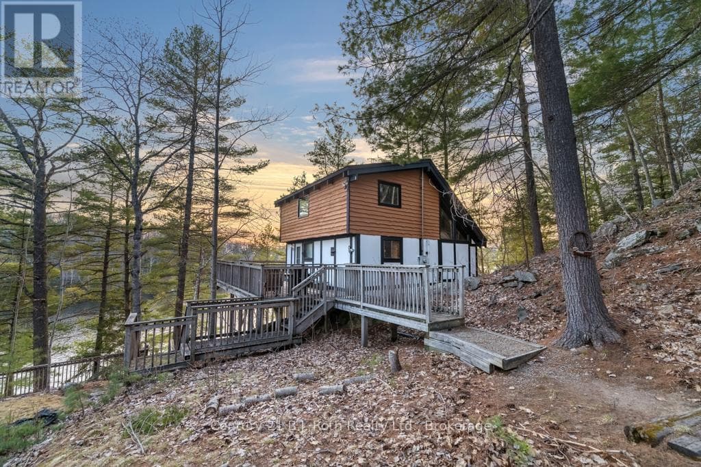 1033 BAYVIEW POINT ROAD in 