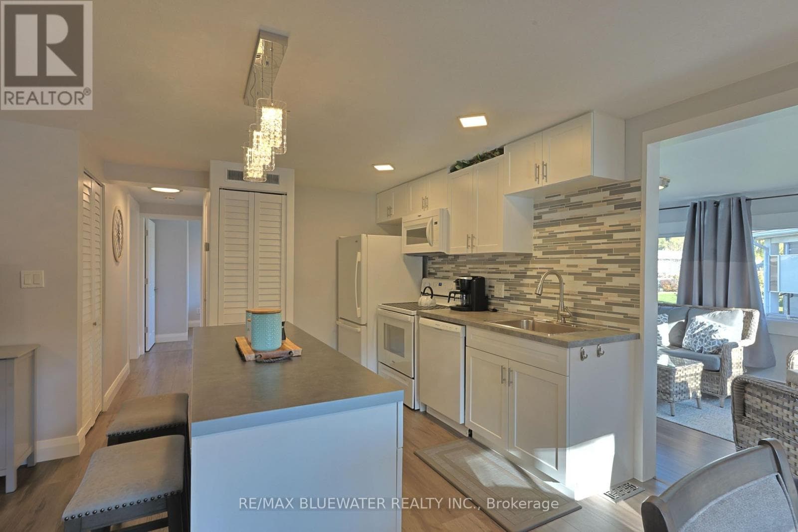 79 PEBBLE BEACH PARKWAY, London and St. Thomas — photo 4