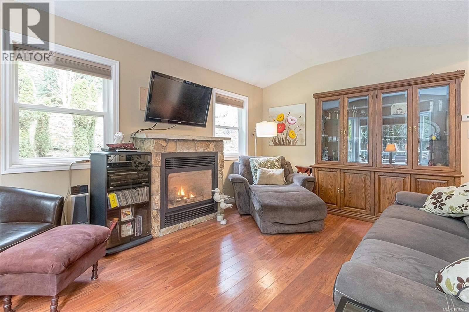 350 Dogwood Dr, Vancouver Island — photo 2