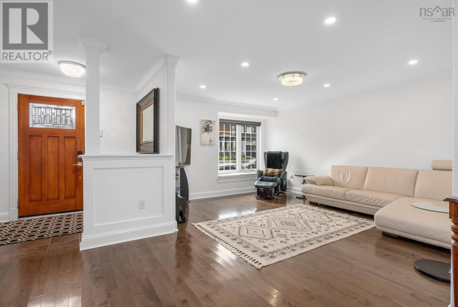 279 BENTLY DRIVE, NSAR — photo 4