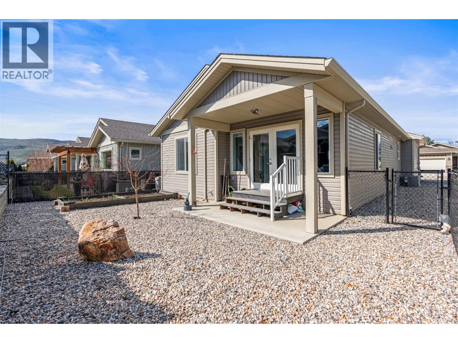 2100 55 AVENUE, Interior REALTORS® — photo 2