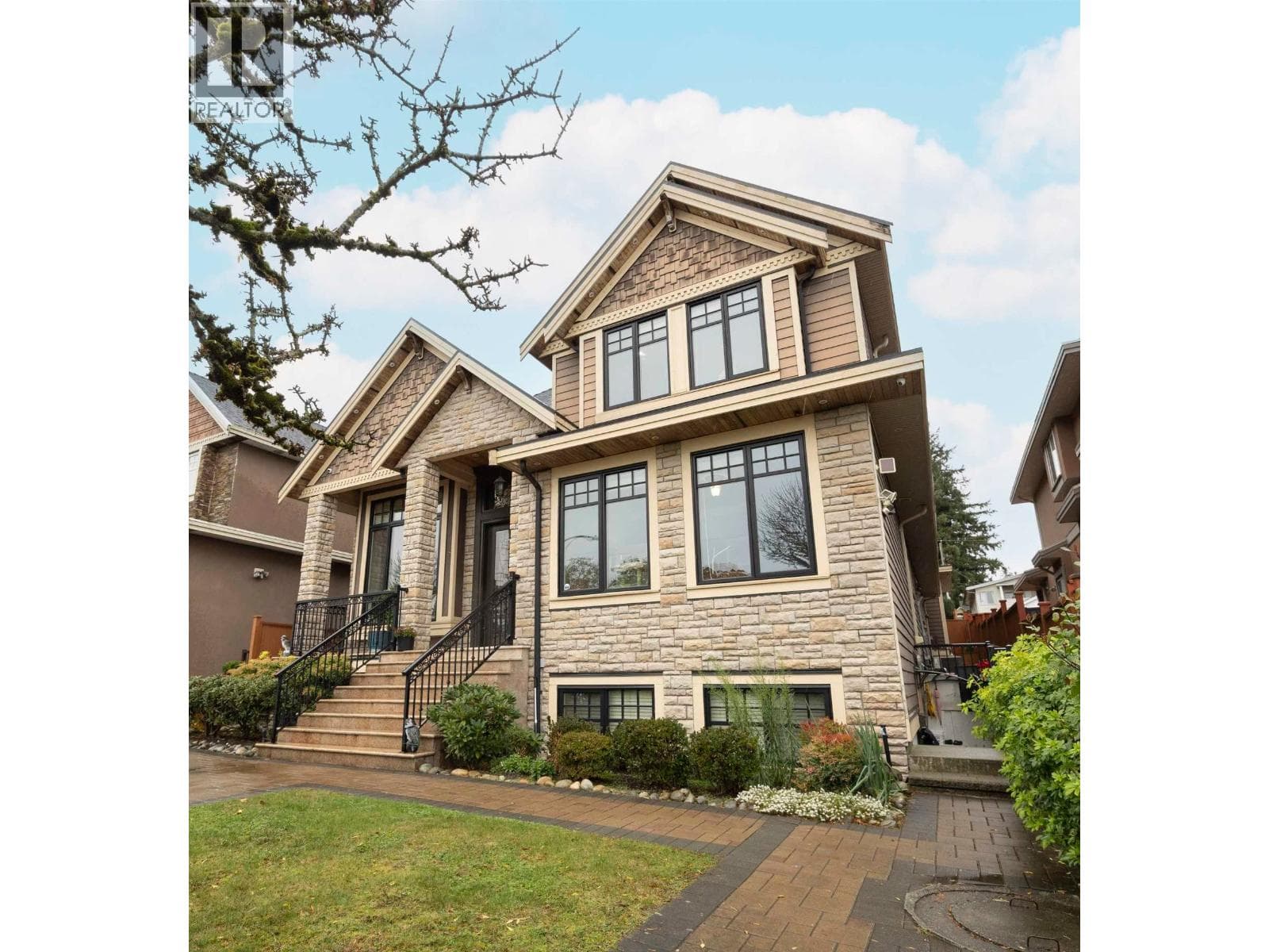 913 QUADLING AVENUE, Greater Vancouver — photo 2