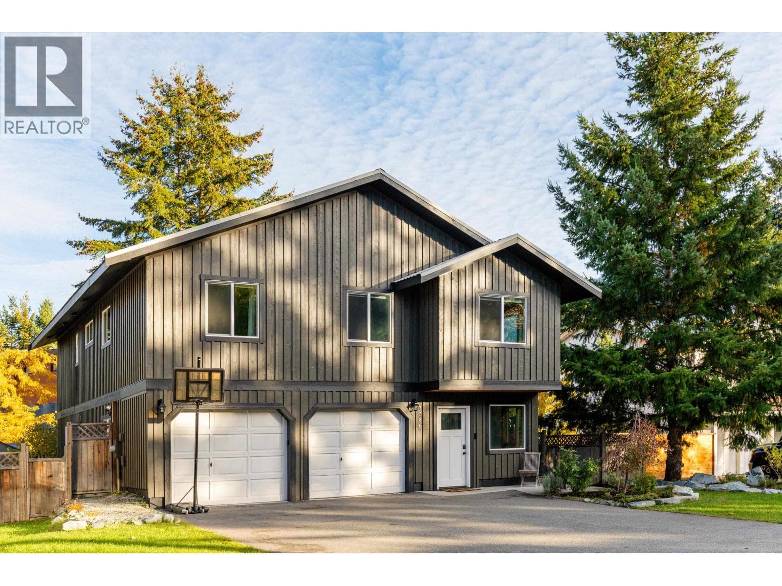 7386 LAUREL STREET in 