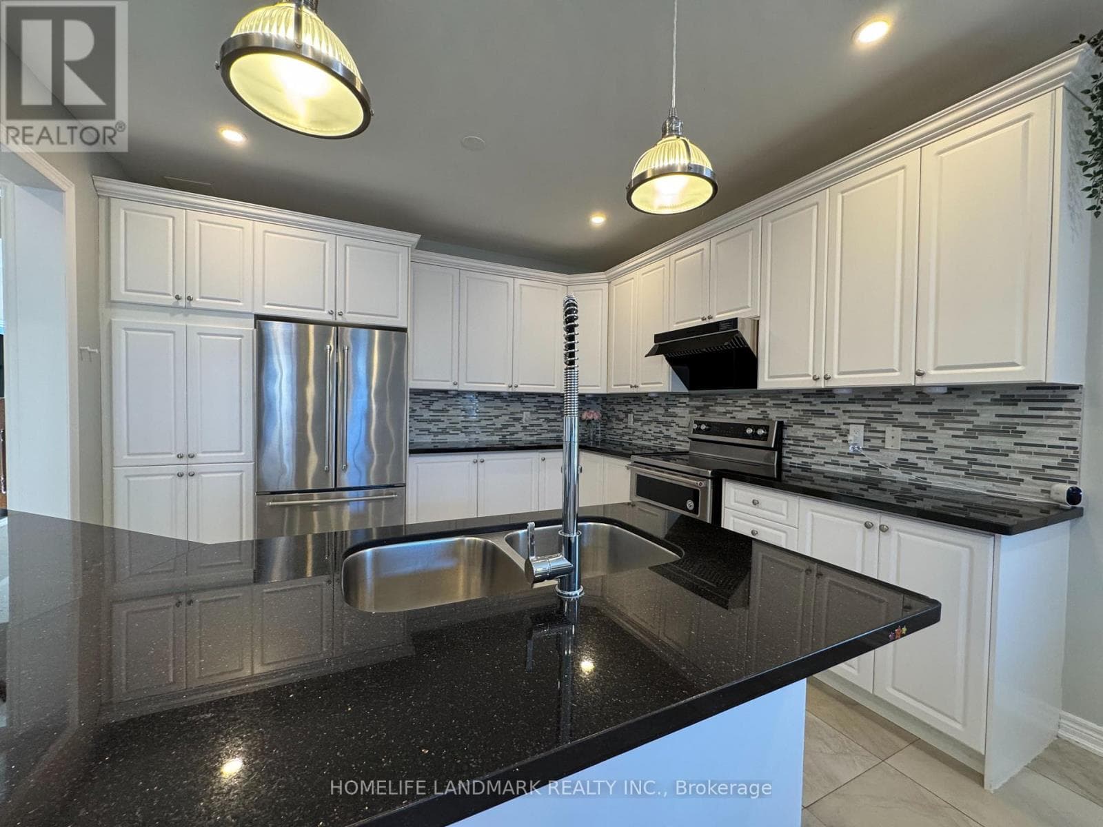 13 WOODWAY LANE, Toronto — photo 5