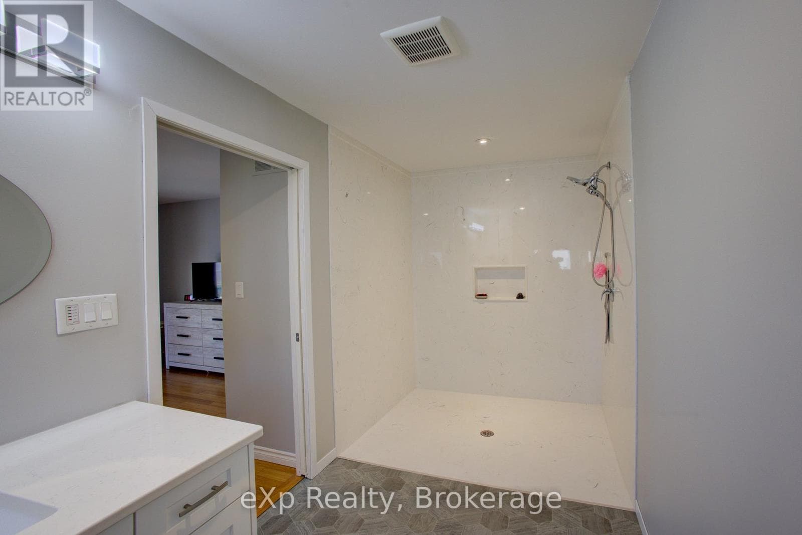 156 SPARLING STREET, OnePoint — photo 4