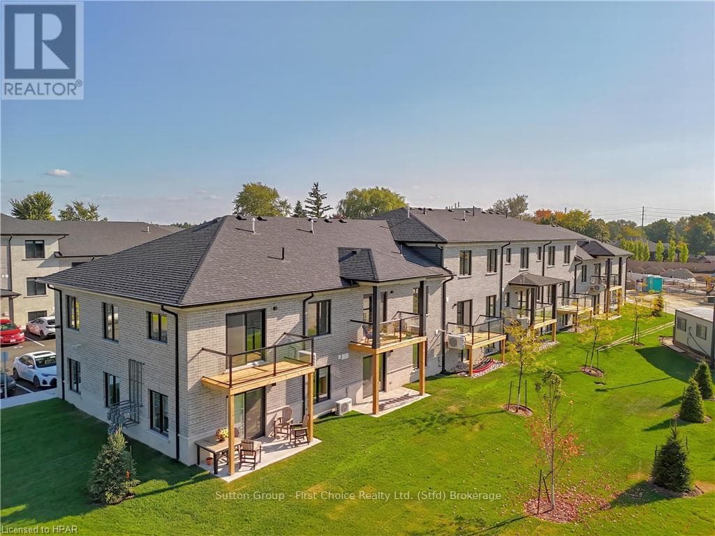 UNIT 13 - 3202 VIVIAN LINE — photo 3