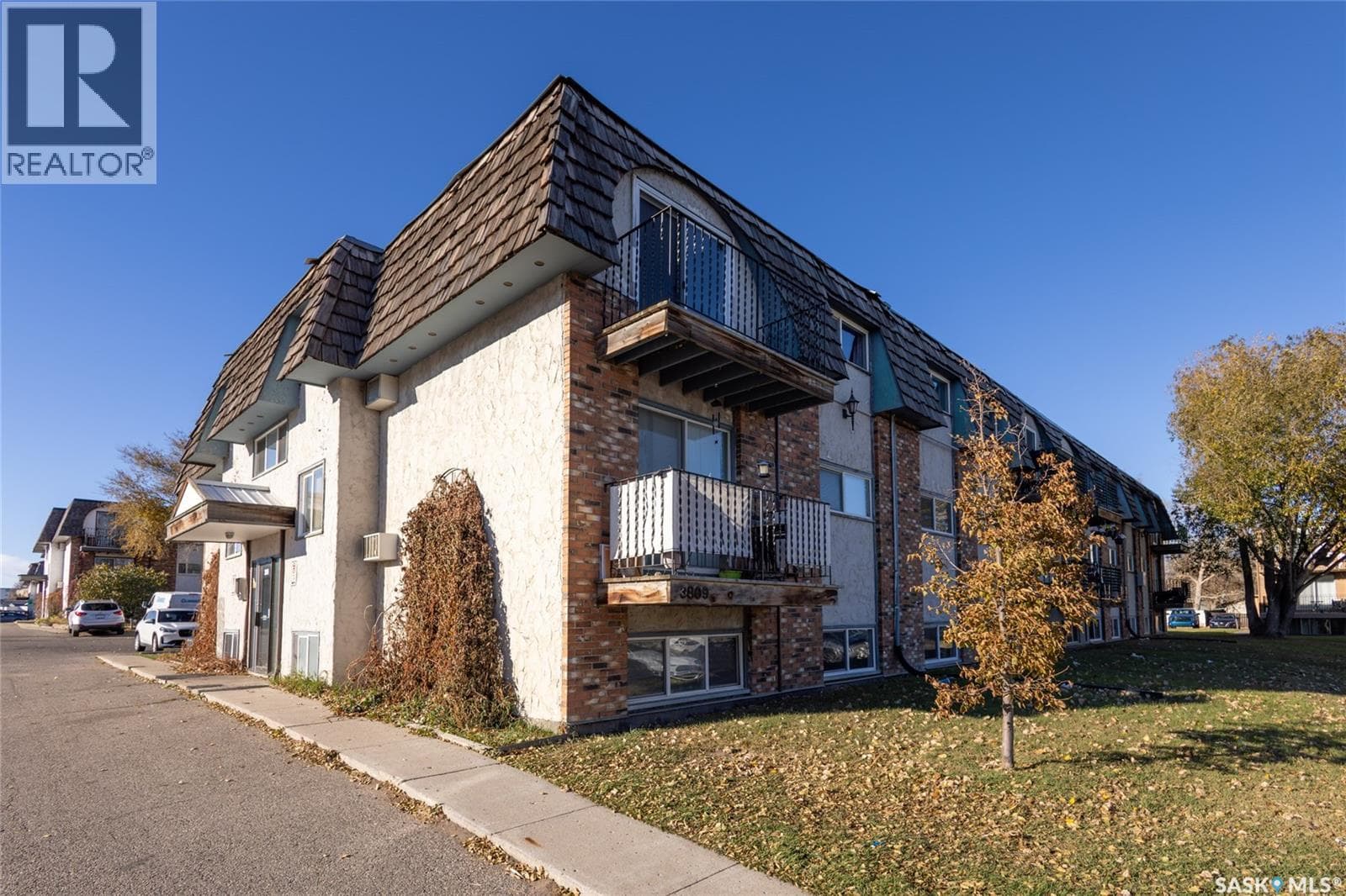 24 3809 Luther PLACE E — photo 3