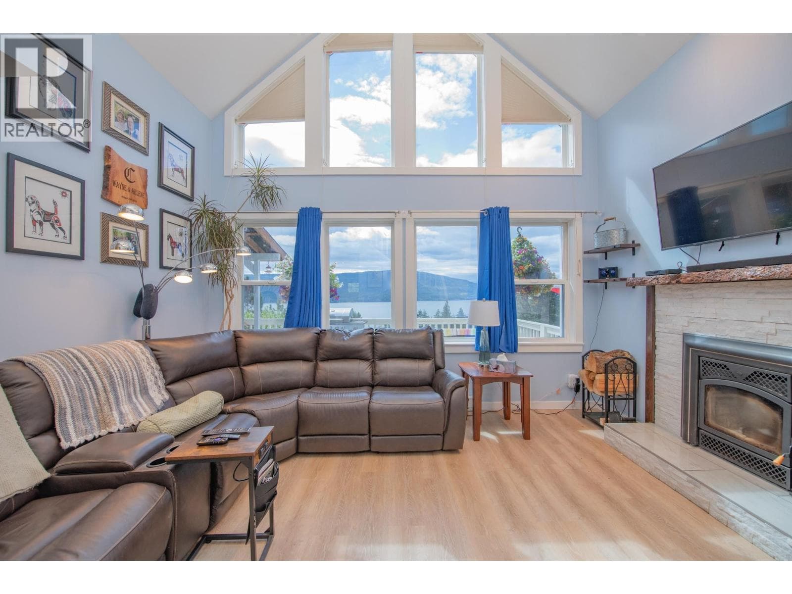 10351 WESTSHORE ROAD, Interior REALTORS® — photo 4