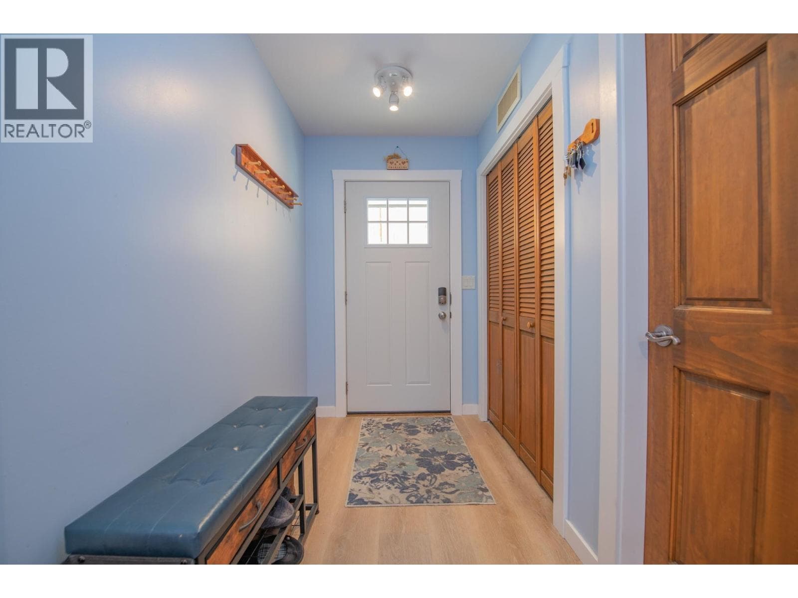 10351 WESTSHORE ROAD, Interior REALTORS® — photo 5