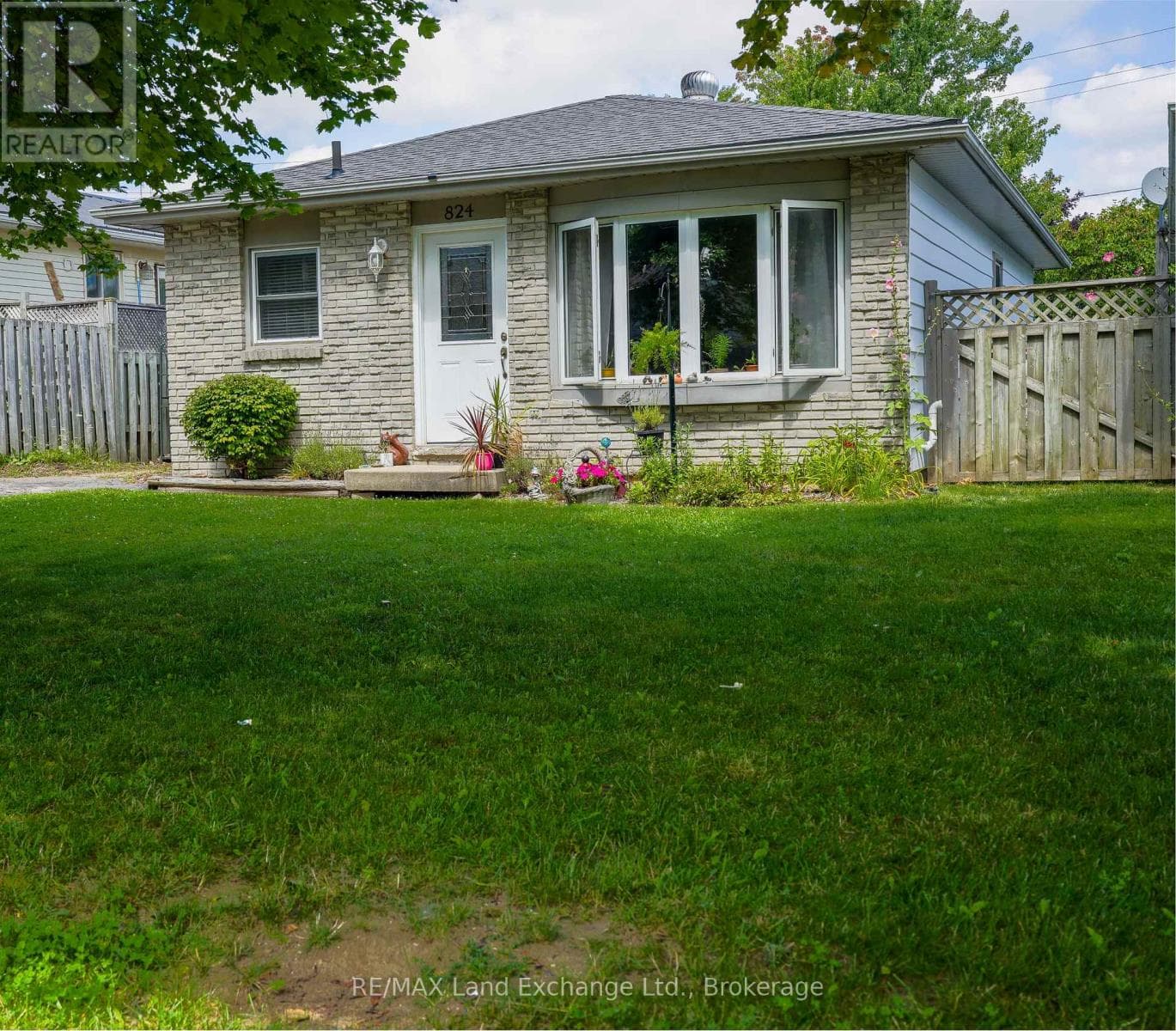 824 ANDREW MALCOLM DRIVE — photo 3